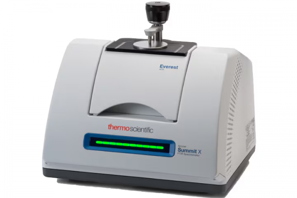 Espectrômetro FTIR Nicolet Summit X